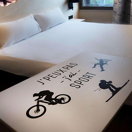 Отель Ibis Styles Clermont-Ferrand Aeroport Экстерьер фото
