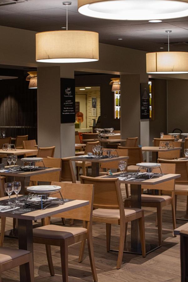 Отель Ibis Styles Clermont-Ferrand Aeroport Экстерьер фото