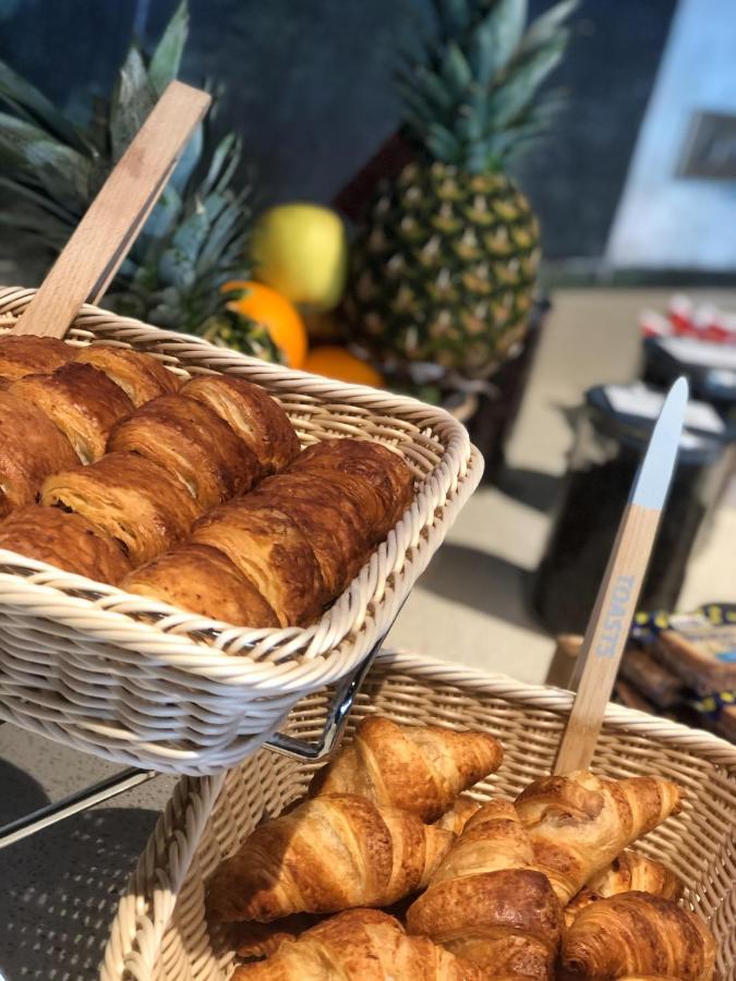 Отель Ibis Styles Clermont-Ferrand Aeroport Экстерьер фото