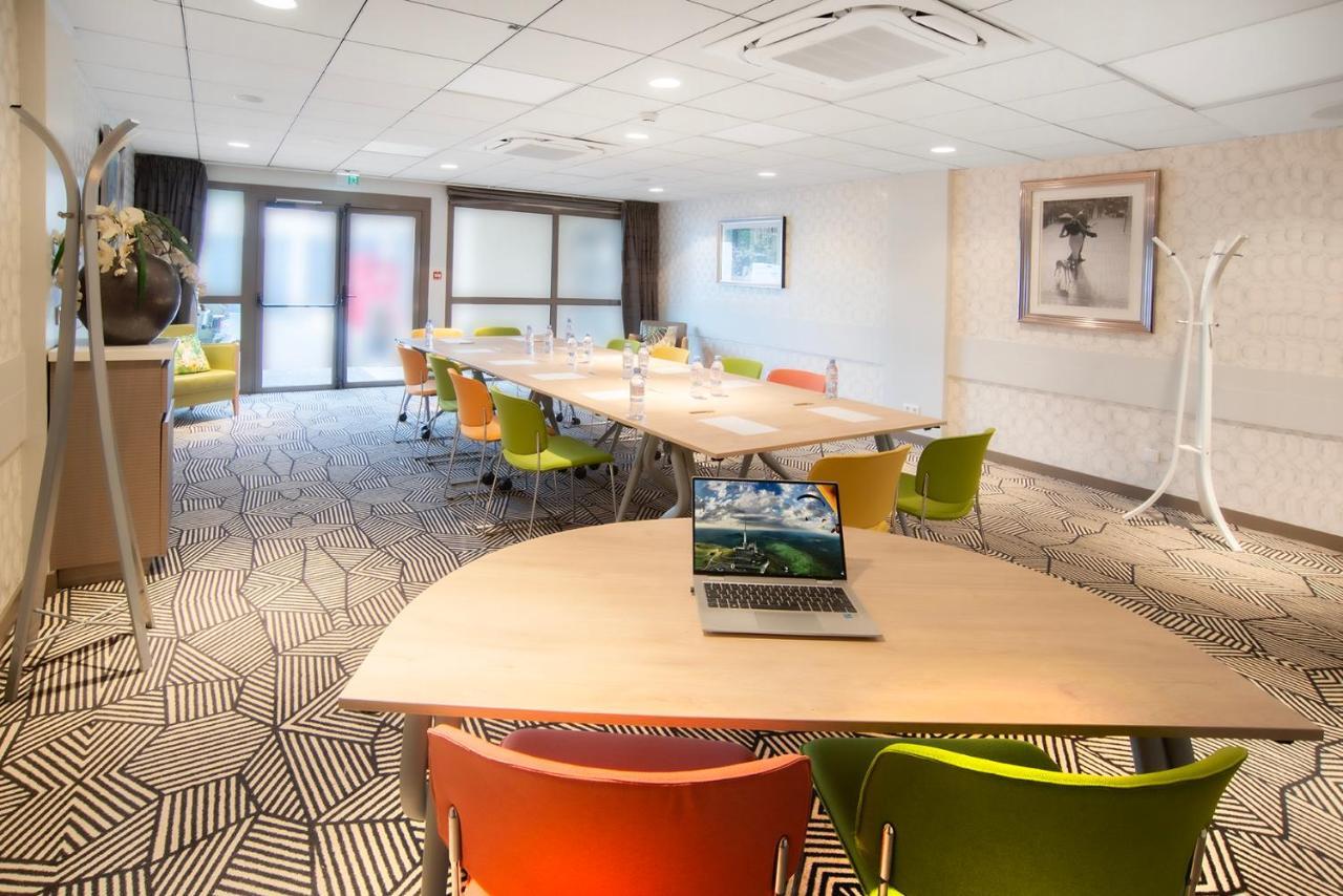 Отель Ibis Styles Clermont-Ferrand Aeroport Экстерьер фото