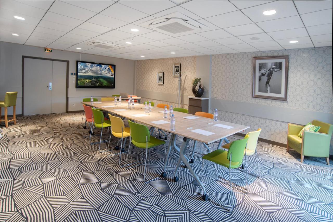 Отель Ibis Styles Clermont-Ferrand Aeroport Экстерьер фото