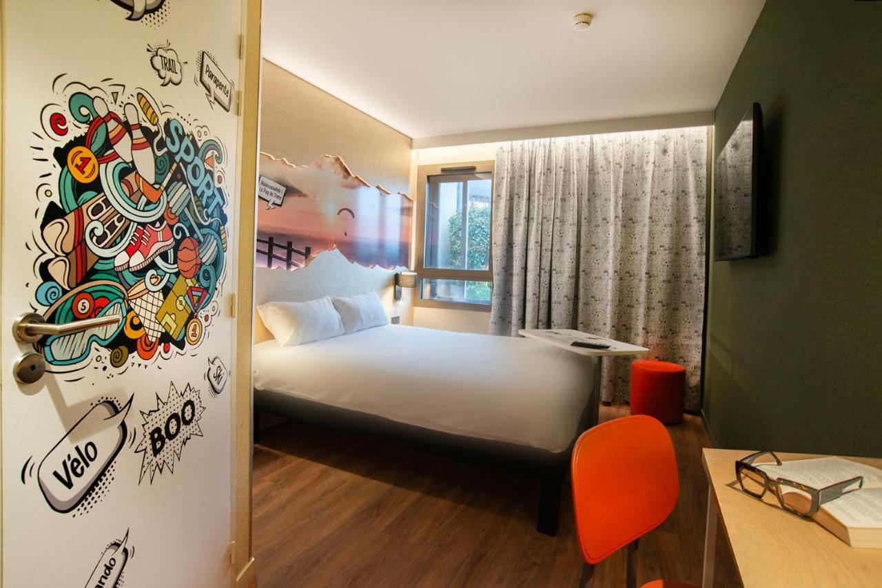 Отель Ibis Styles Clermont-Ferrand Aeroport Экстерьер фото