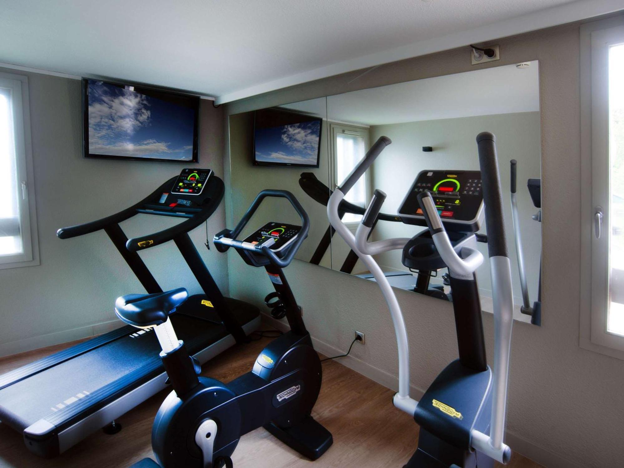 Отель Ibis Styles Clermont-Ferrand Aeroport Экстерьер фото